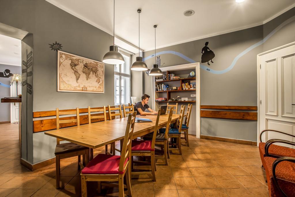 Ahoy! Hostel Прага Экстерьер фото